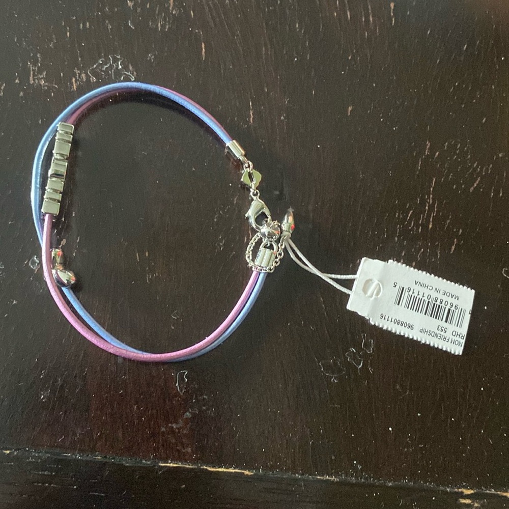 Kendra Scott bracelet